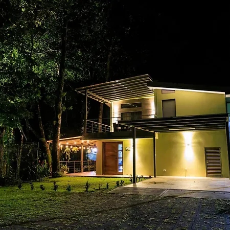 Casa Del Bosque At La Fortuna
